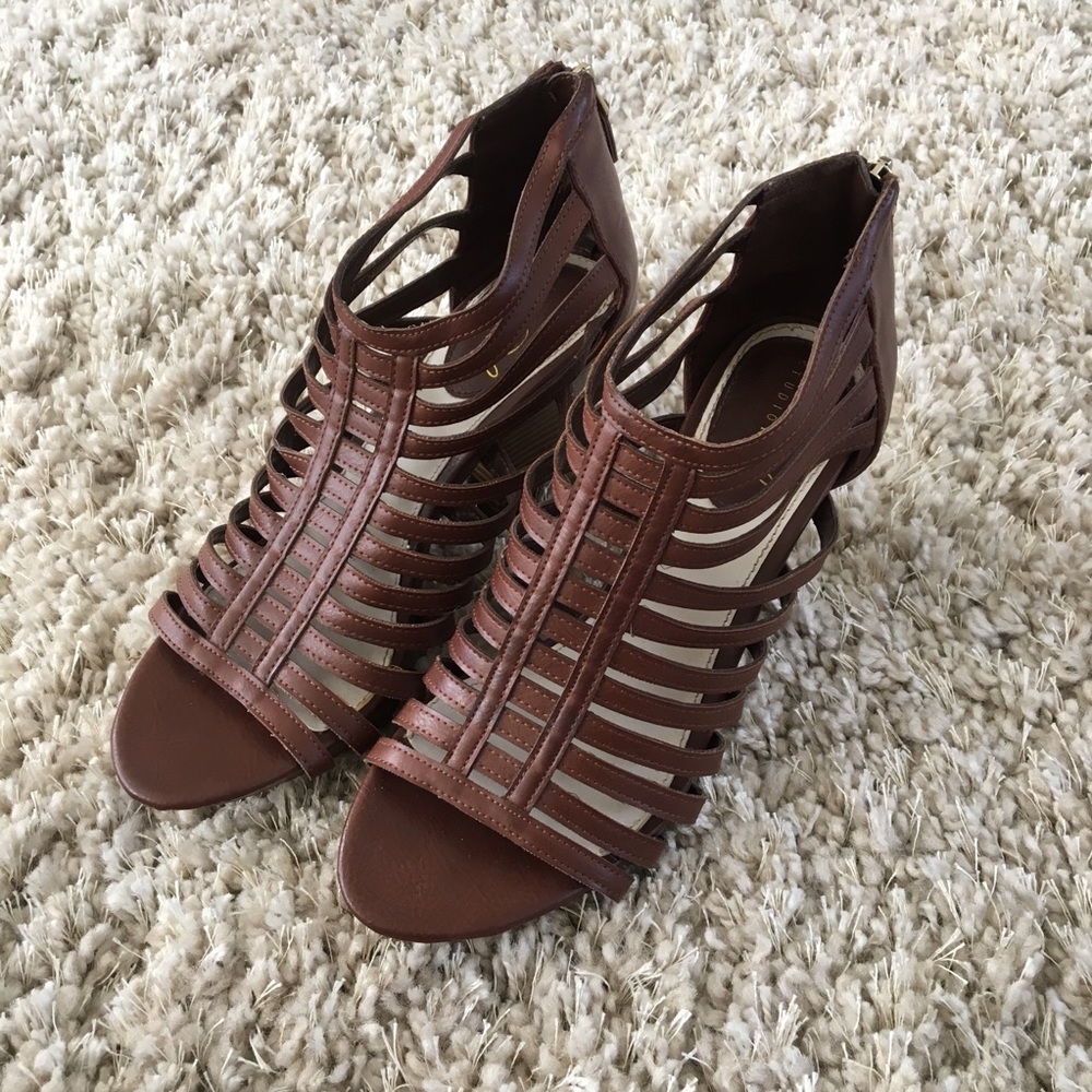 Brown Leather Strappy Cage Bootie Heels - NWOT 🔥